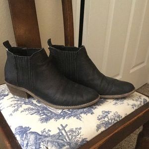 Steve Madden black ankle boots